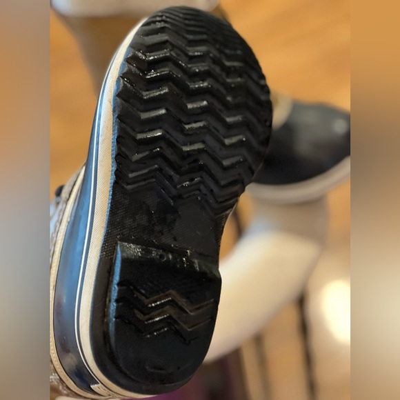 Sorel - Picture 4 of 6